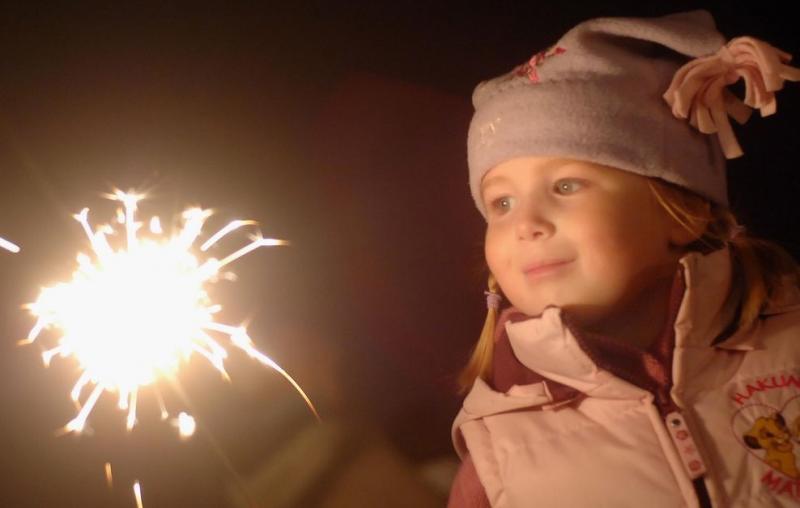 Ура, каникулы! Пиротехника, которую можно запускать с детьми - Владимир | vladimir.salutsklad.ru